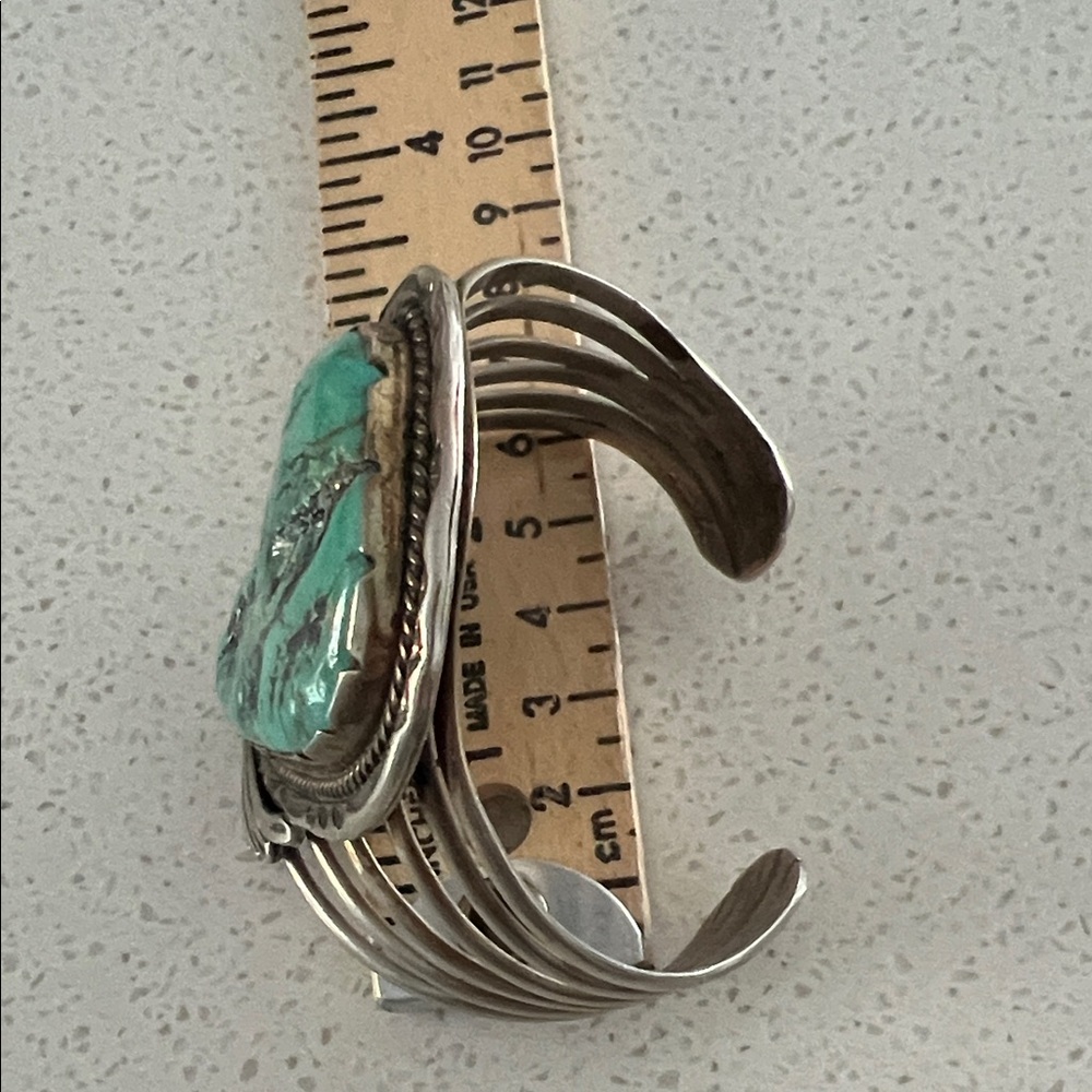 NAVAJO KINGMAN TURQUOISE Sterling Silver Cuff - Picture 4 of 7